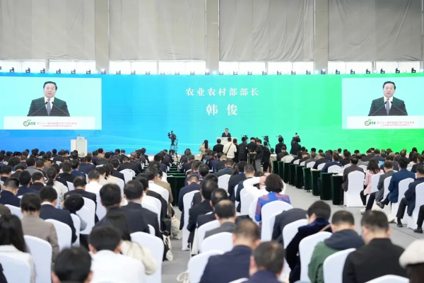 农业农村部党组书记、部长韩俊：发展智慧农业，以农业新质生产力驱动现代农业建设