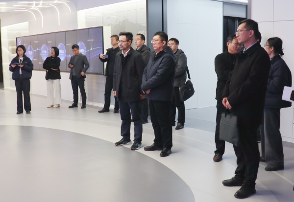 新疆维吾尔自治区党委农办常务副主任徐涛赴托普云农调研